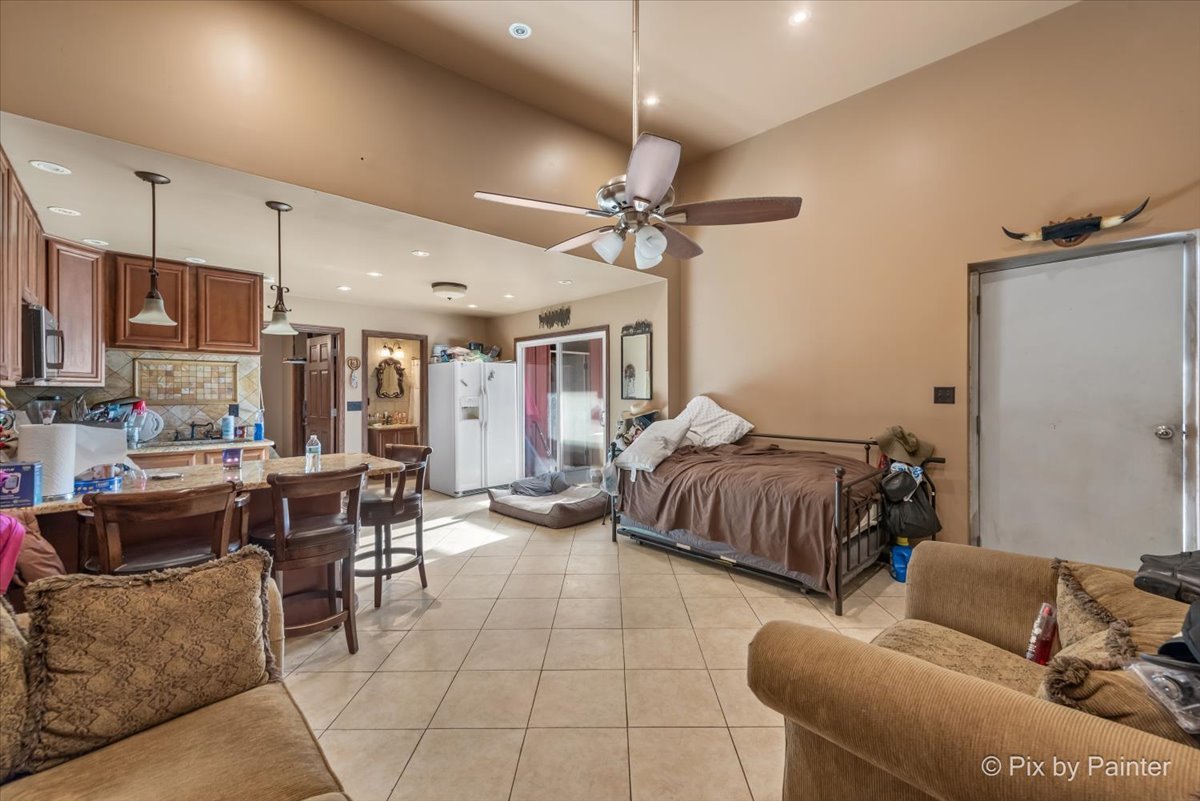 5n487 County Line Road Property Photo 4