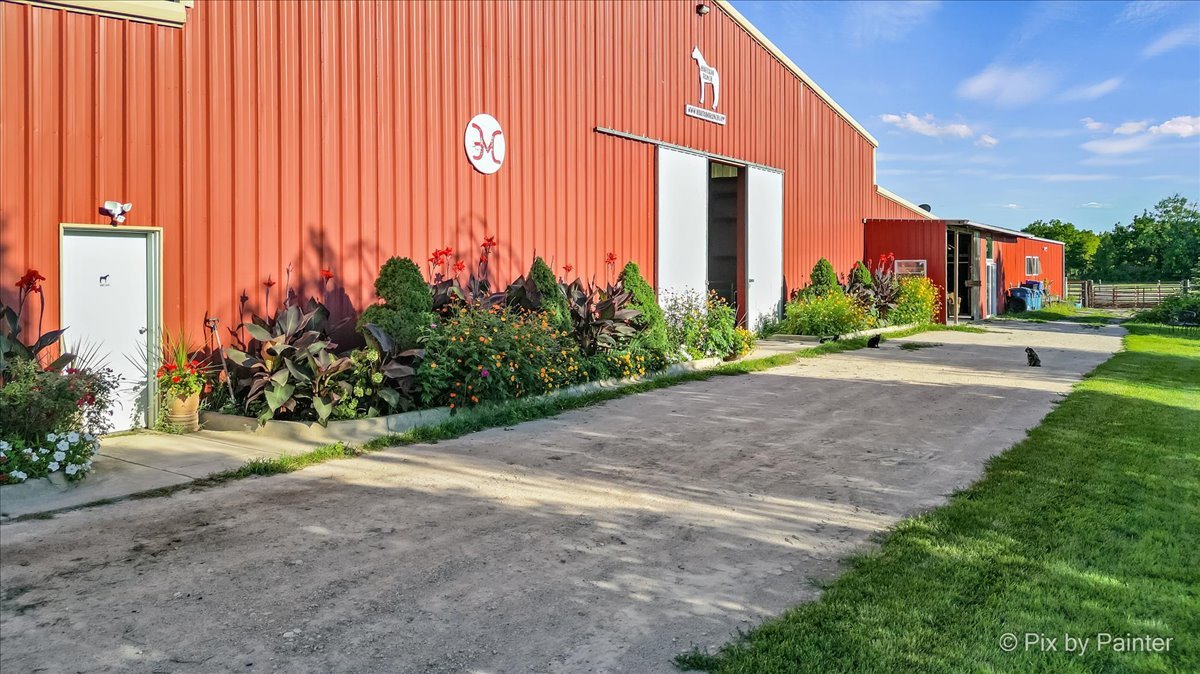 5n487 County Line Road Property Photo 8