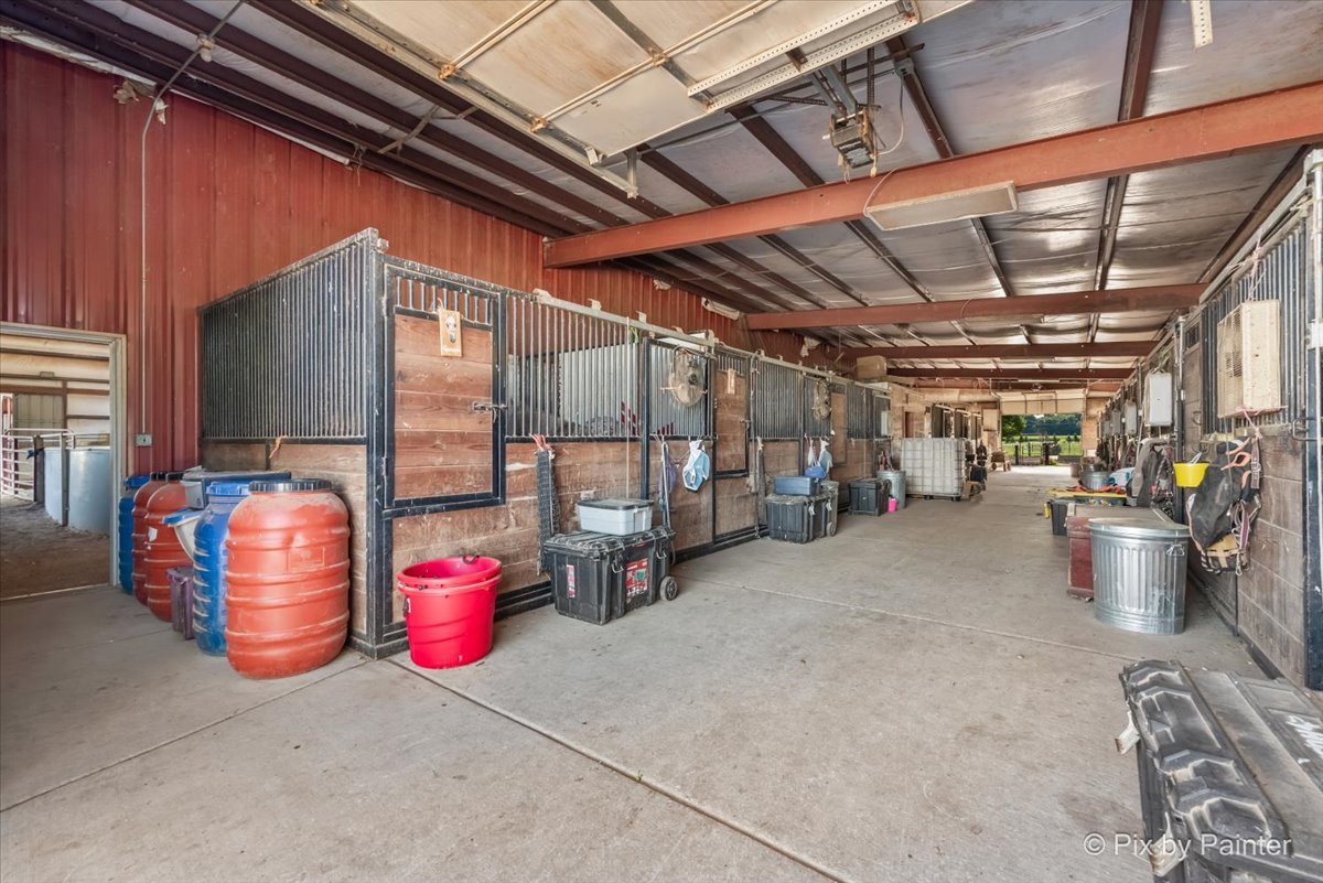 5n487 County Line Road Property Photo 11