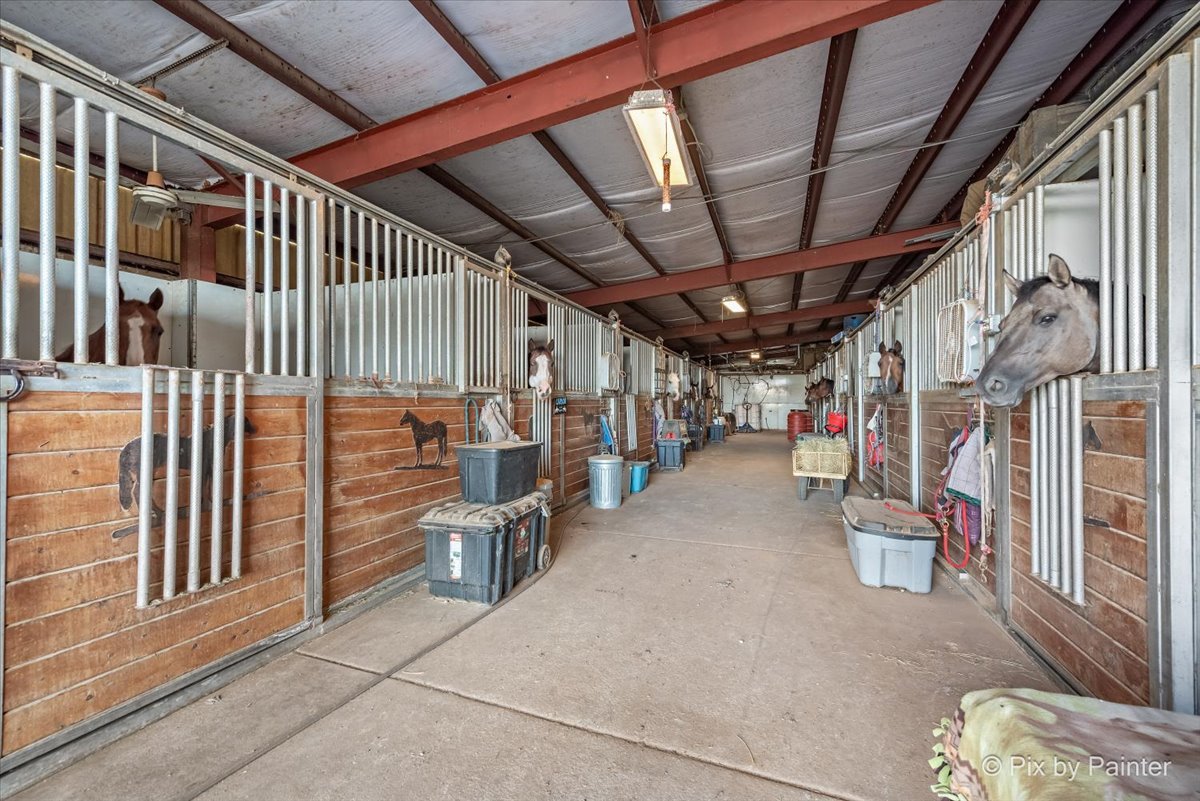 5n487 County Line Road Property Photo 12