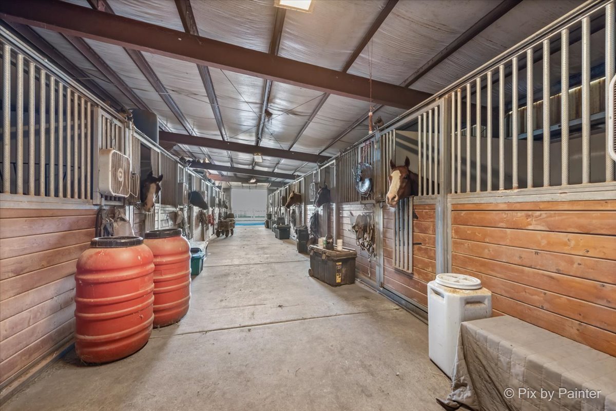5n487 County Line Road Property Photo 13