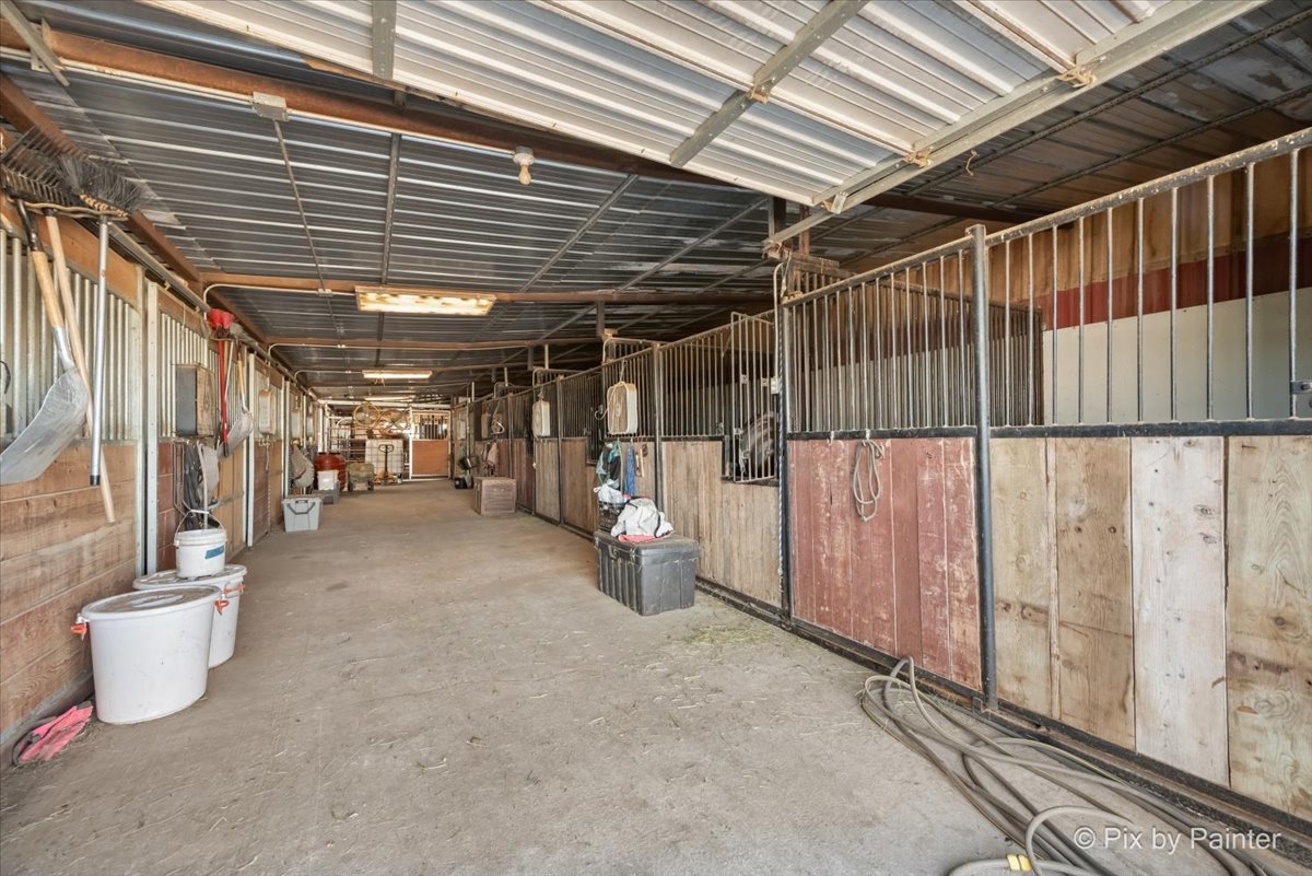 5n487 County Line Road Property Photo 14