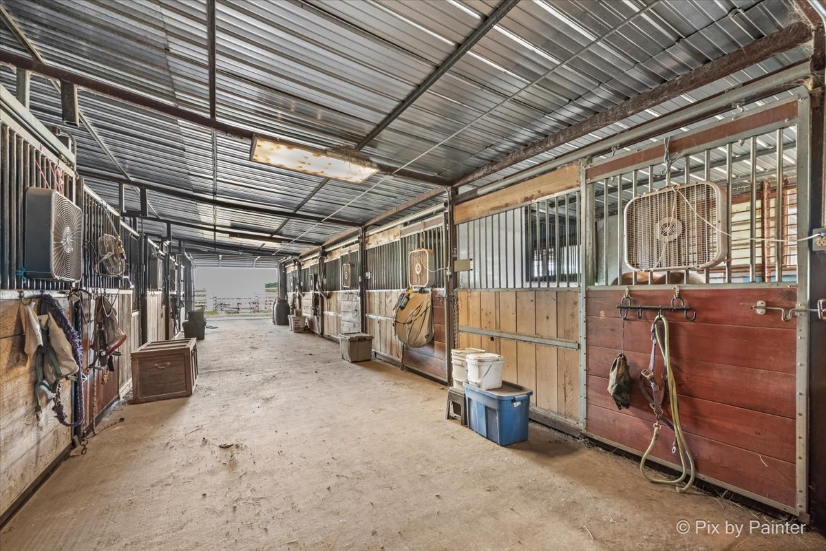5n487 County Line Road Property Photo 15