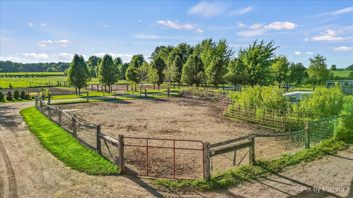 5n487 County Line Road Property Photo 28