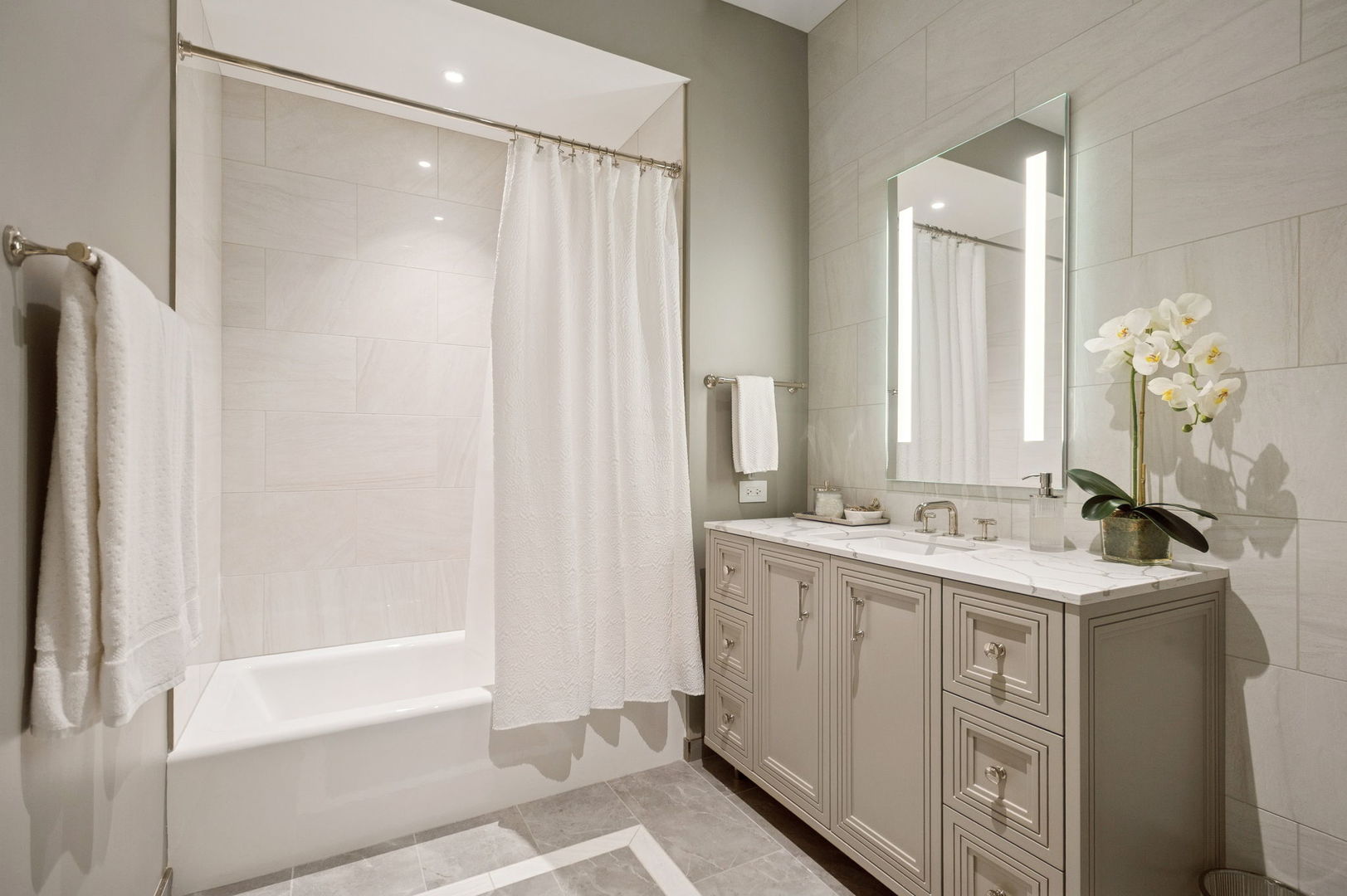 435 N Michigan Avenue 1112 Property Photo 44