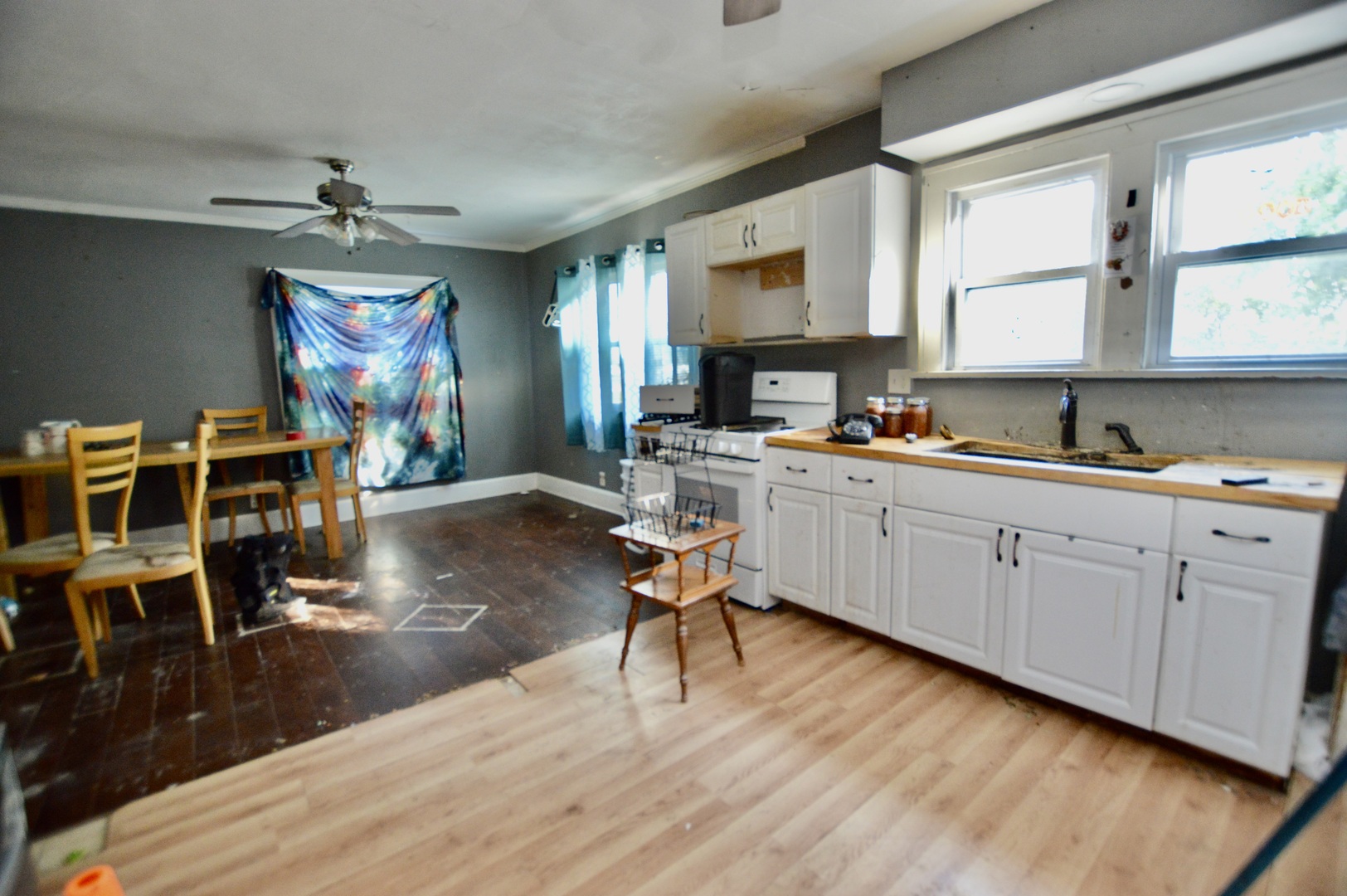 5807 Forest Hills Road Property Photo 9