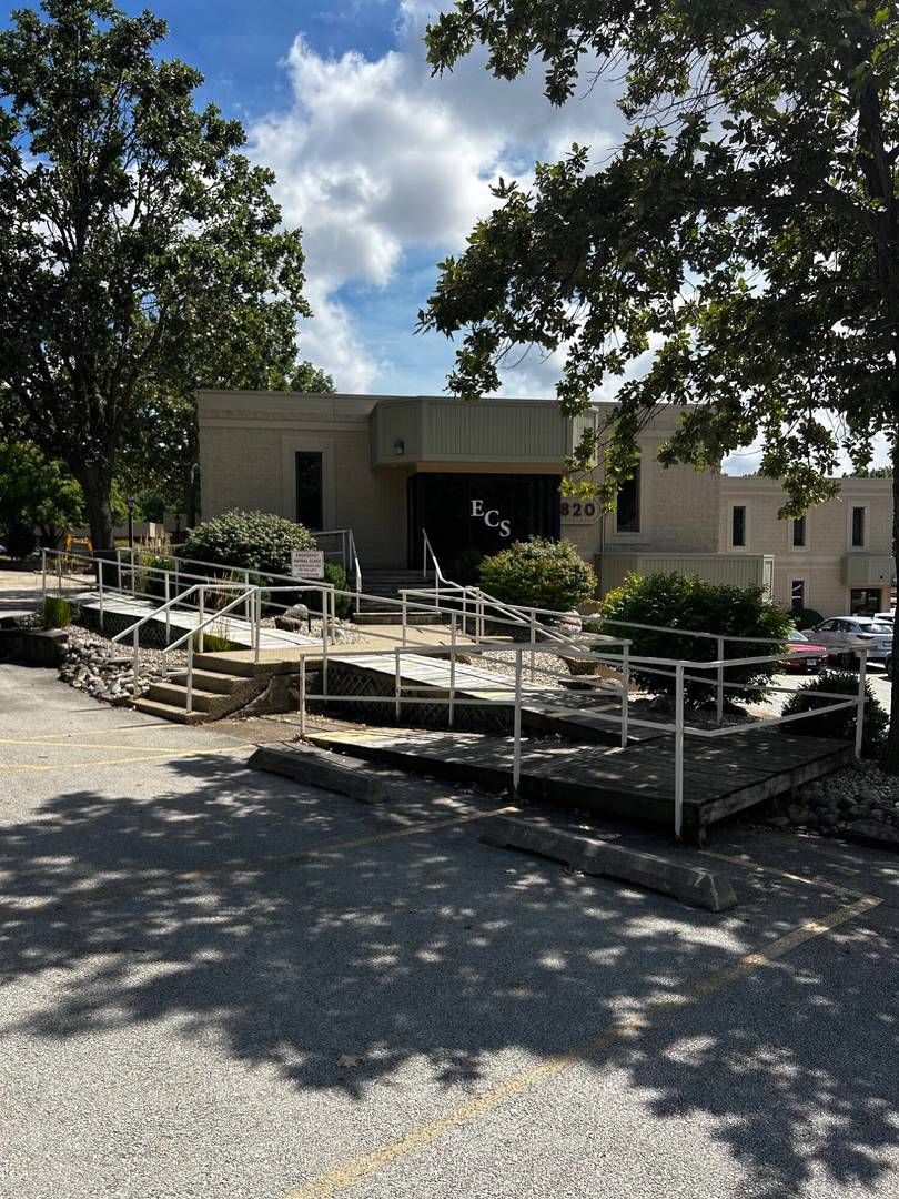 1820 N Sterling Avenue Property Photo 1