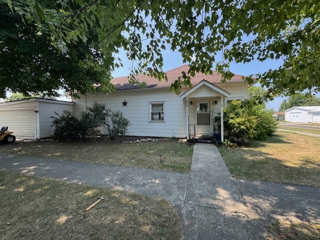 401 Adams Street Property Photo 1