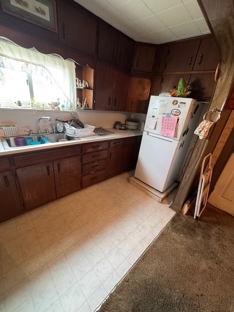 401 Adams Street Property Photo 18