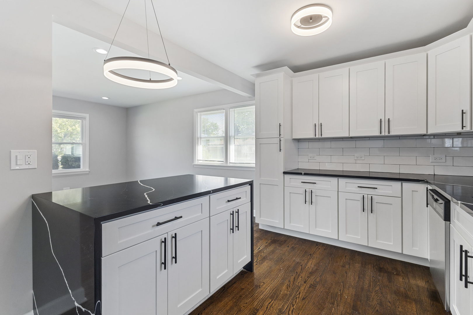 4101 Park Lane Property Photo 9