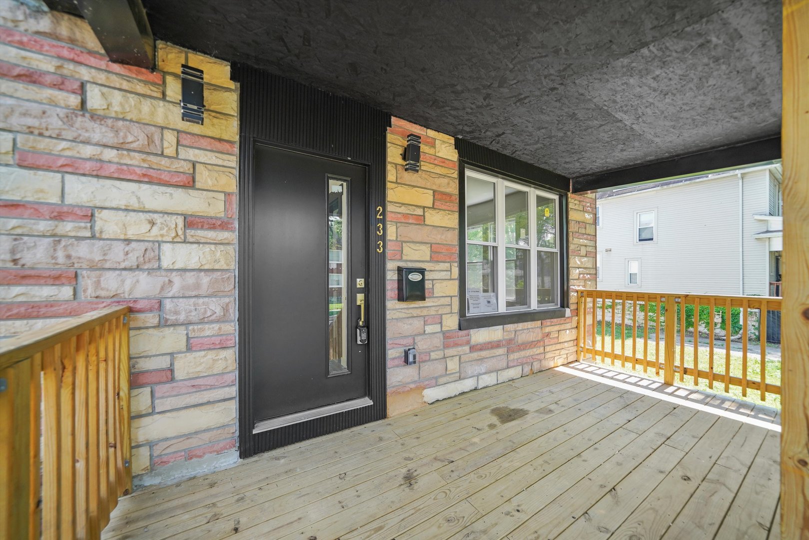 233 N Lorel Avenue Property Photo 3