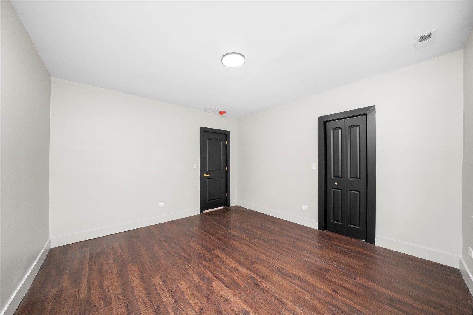 233 N Lorel Avenue Property Photo 8