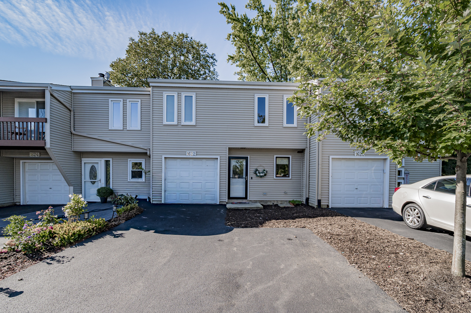 1622 Bay Court Property Photo 1