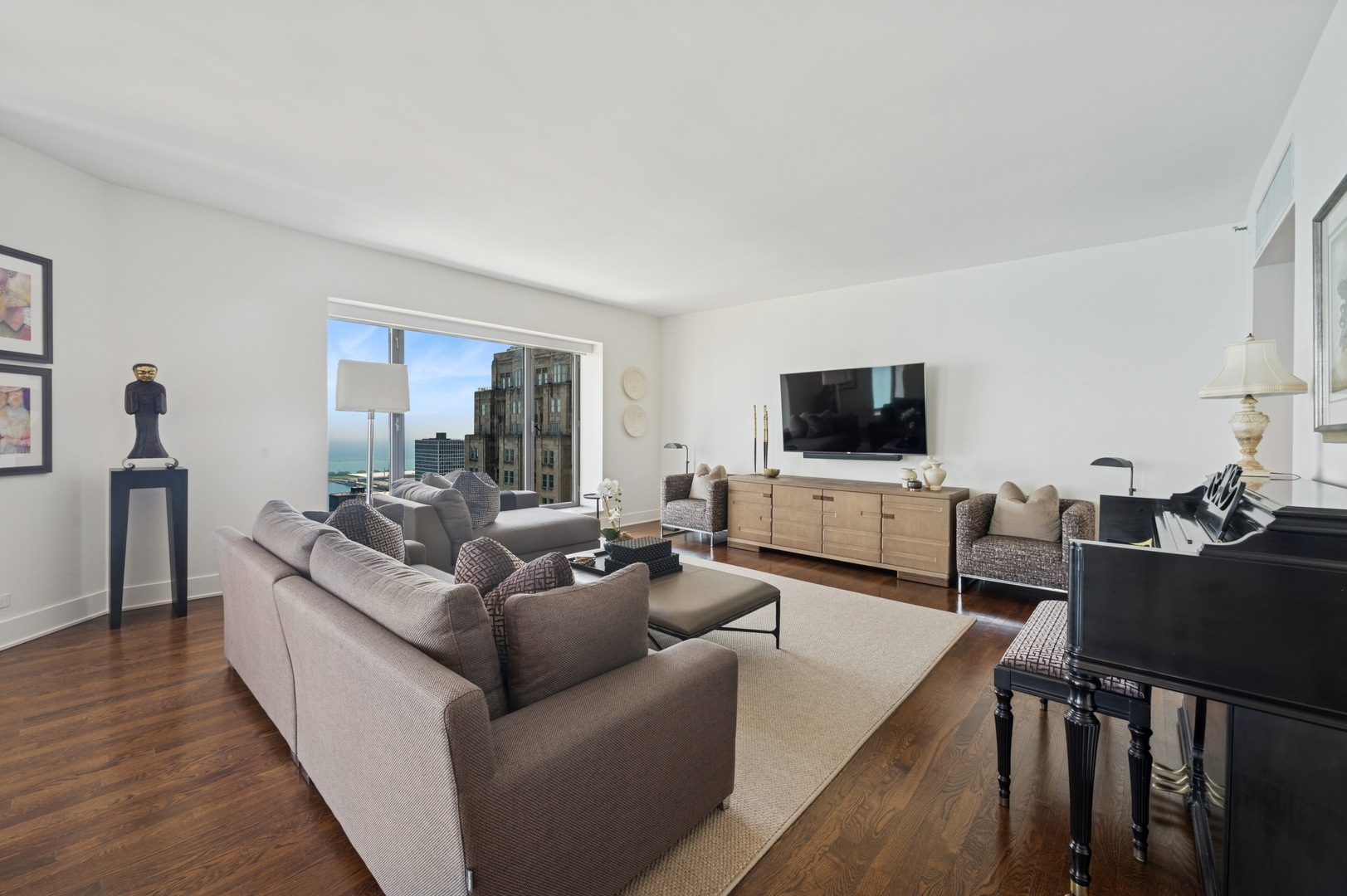 950 N Michigan Avenue 3705 Property Photo 6