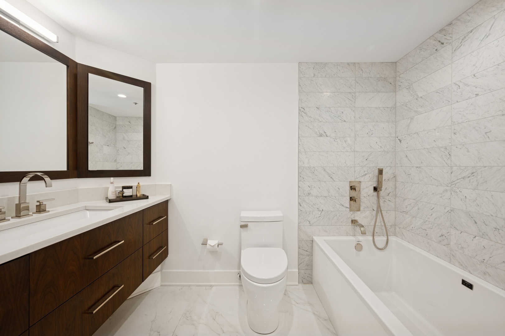 950 N Michigan Avenue 3705 Property Photo 21