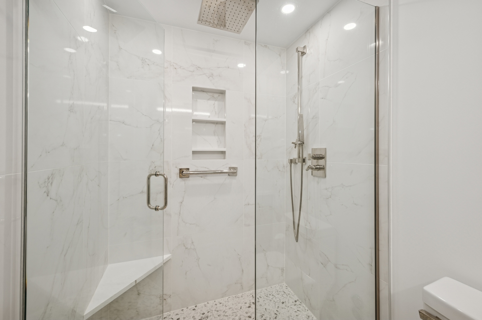 950 N Michigan Avenue 3705 Property Photo 24