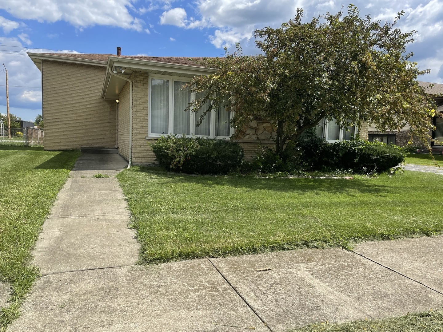 307 S Walnut Street Property Photo 1