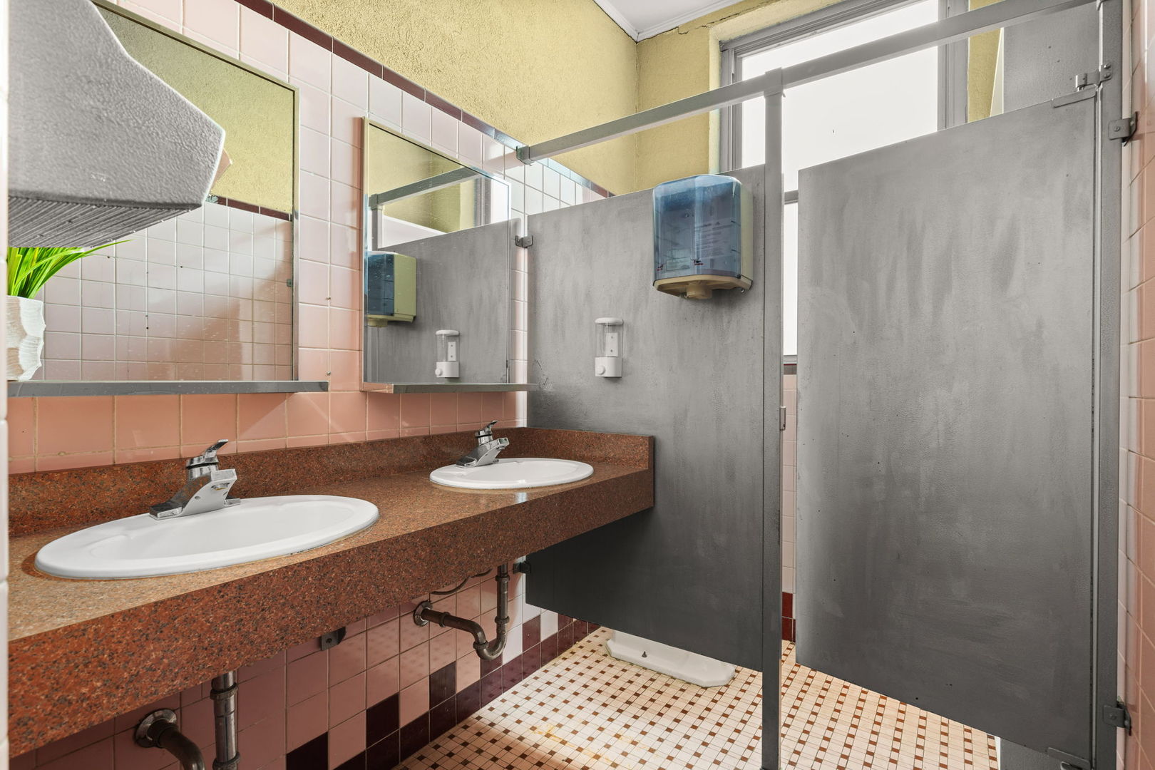 4616 W Fullerton Avenue Property Photo 7