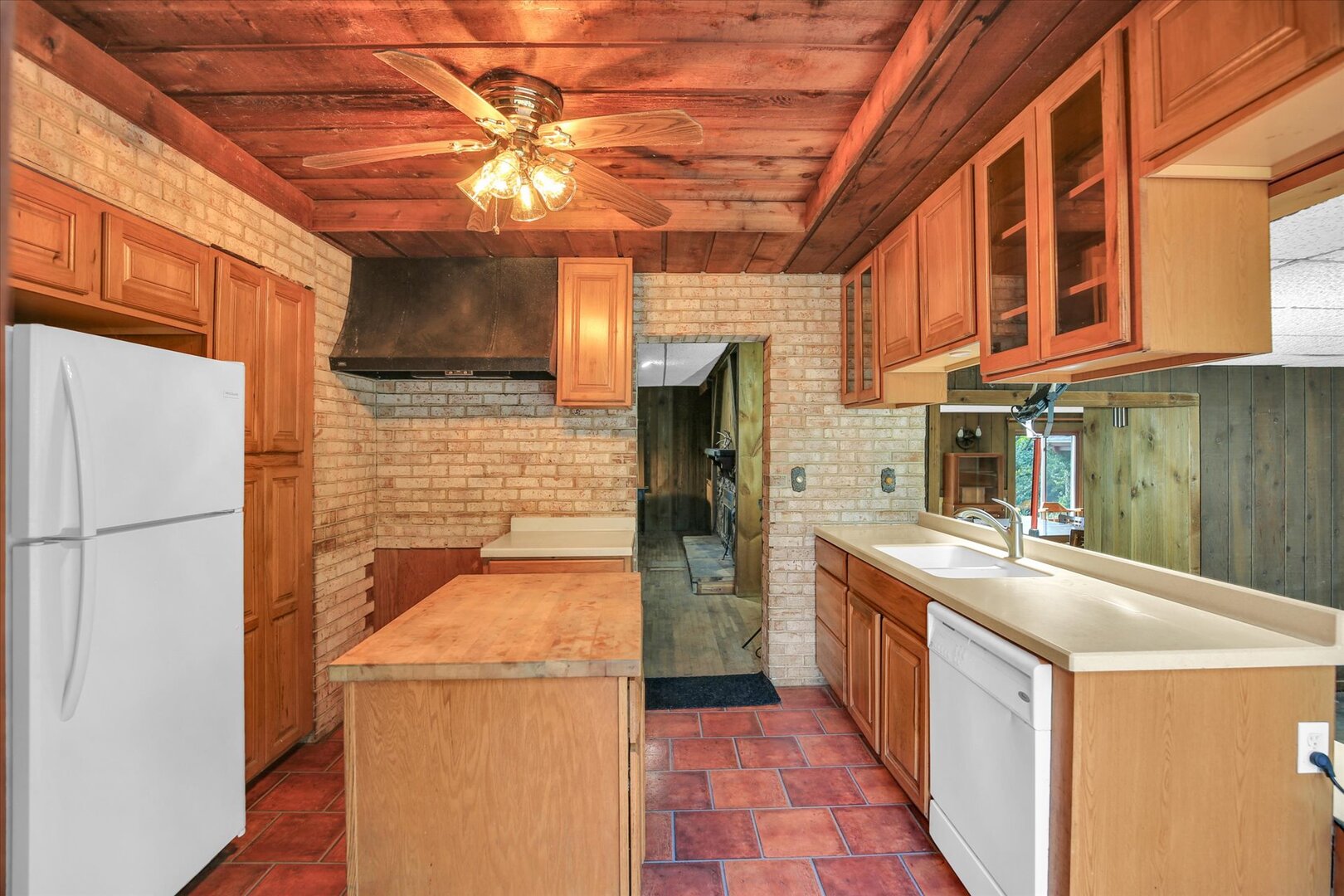 2303 County Road 1100 E Property Photo 13