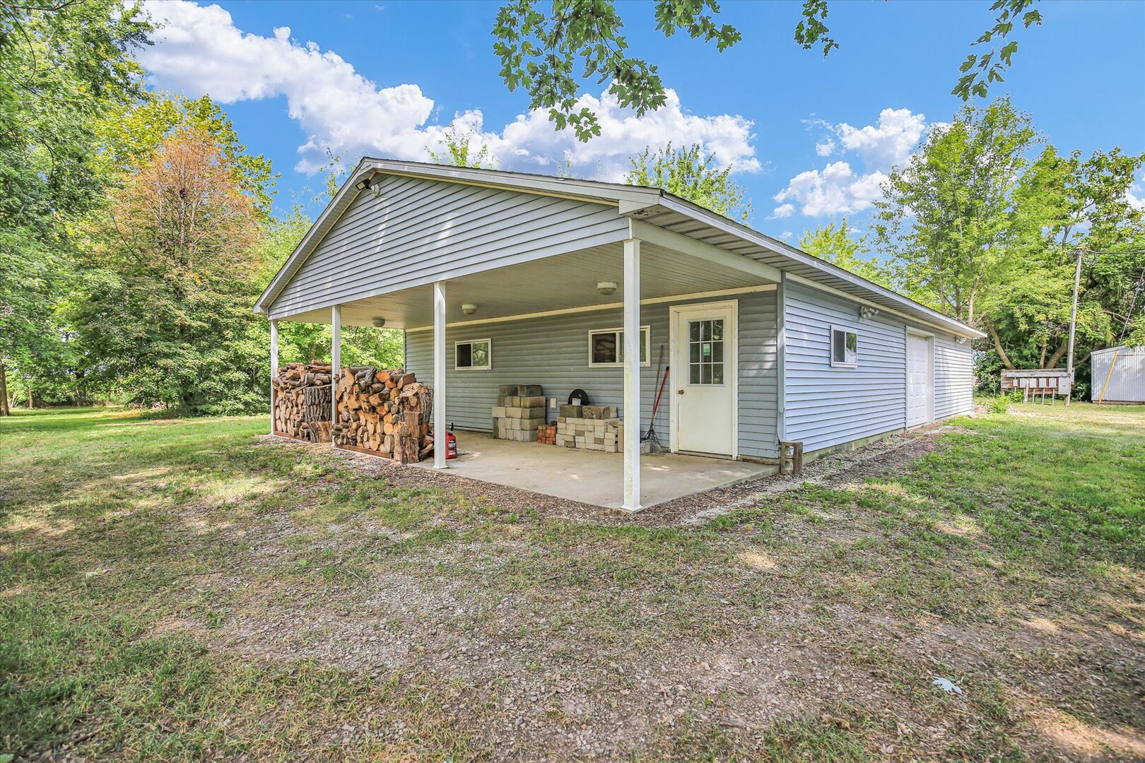 2303 County Road 1100 E Property Photo 44