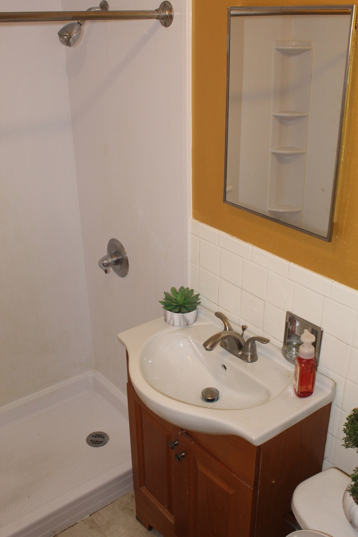 36 S 19th Avenue 2e Property Photo 3