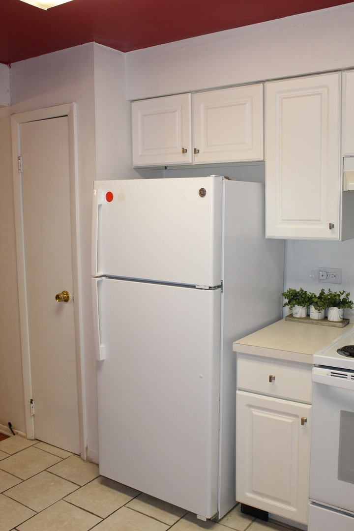 36 S 19th Avenue 2e Property Photo 8