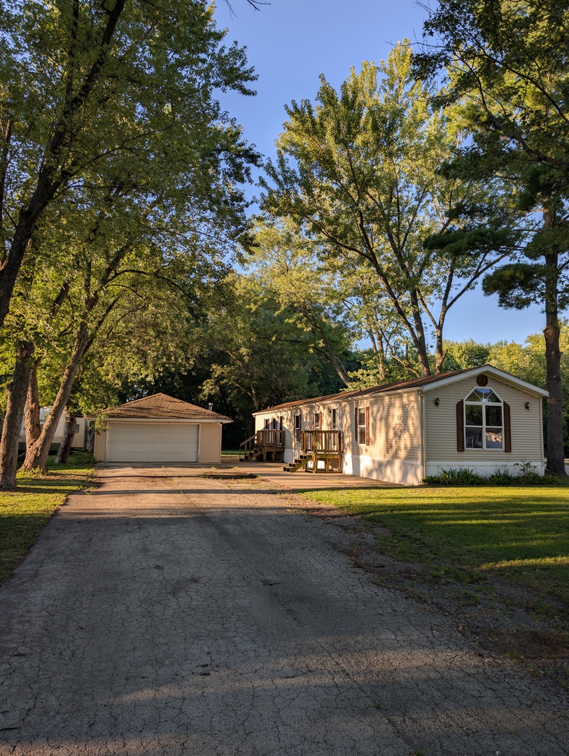 642 W Bergera Road Property Photo 1
