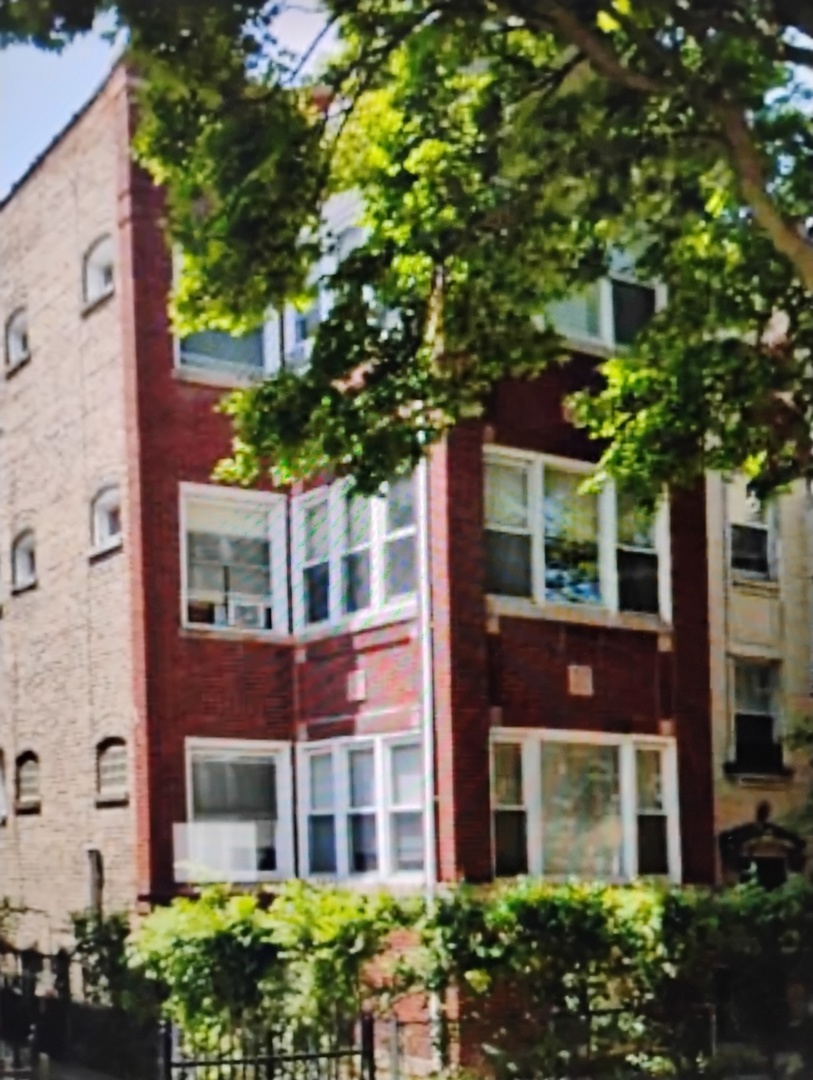 6418 N Rockwell Street Property Photo 2