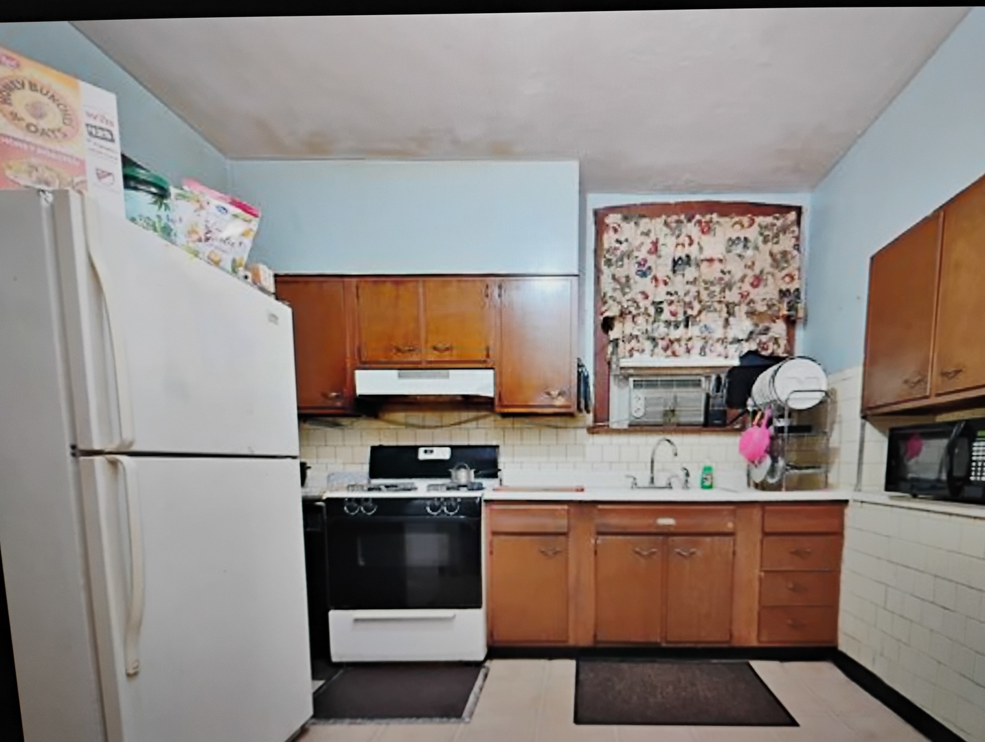 6418 N Rockwell Street Property Photo 11