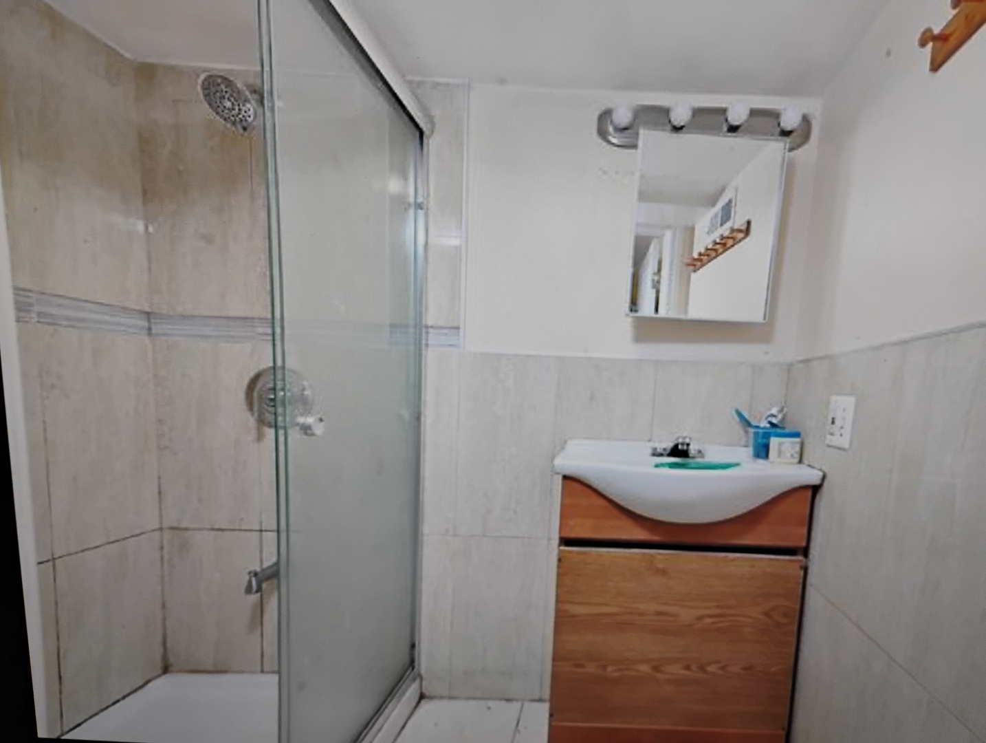 6418 N Rockwell Street Property Photo 19