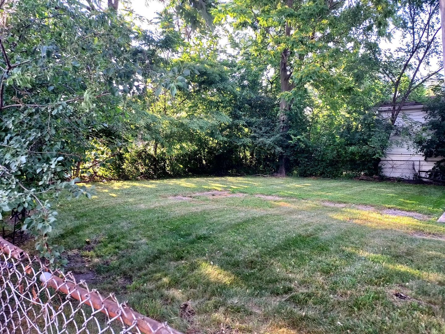 9834 S Oglesby Street Property Photo 4