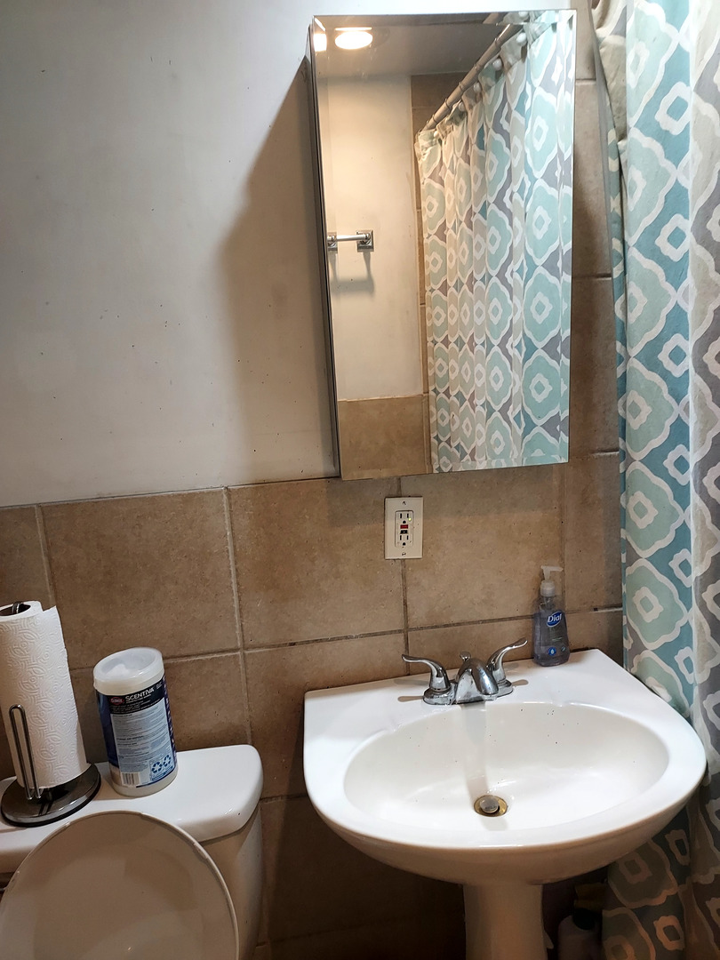 9834 S Oglesby Street Property Photo 10