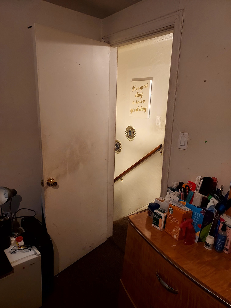 9834 S Oglesby Street Property Photo 15