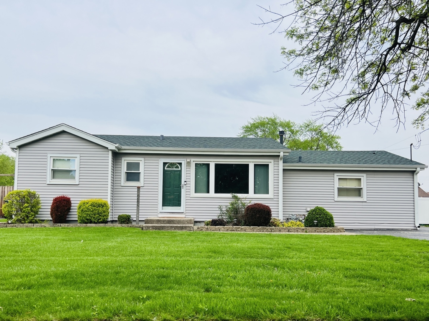 8605 Leclaire Avenue Property Photo 1
