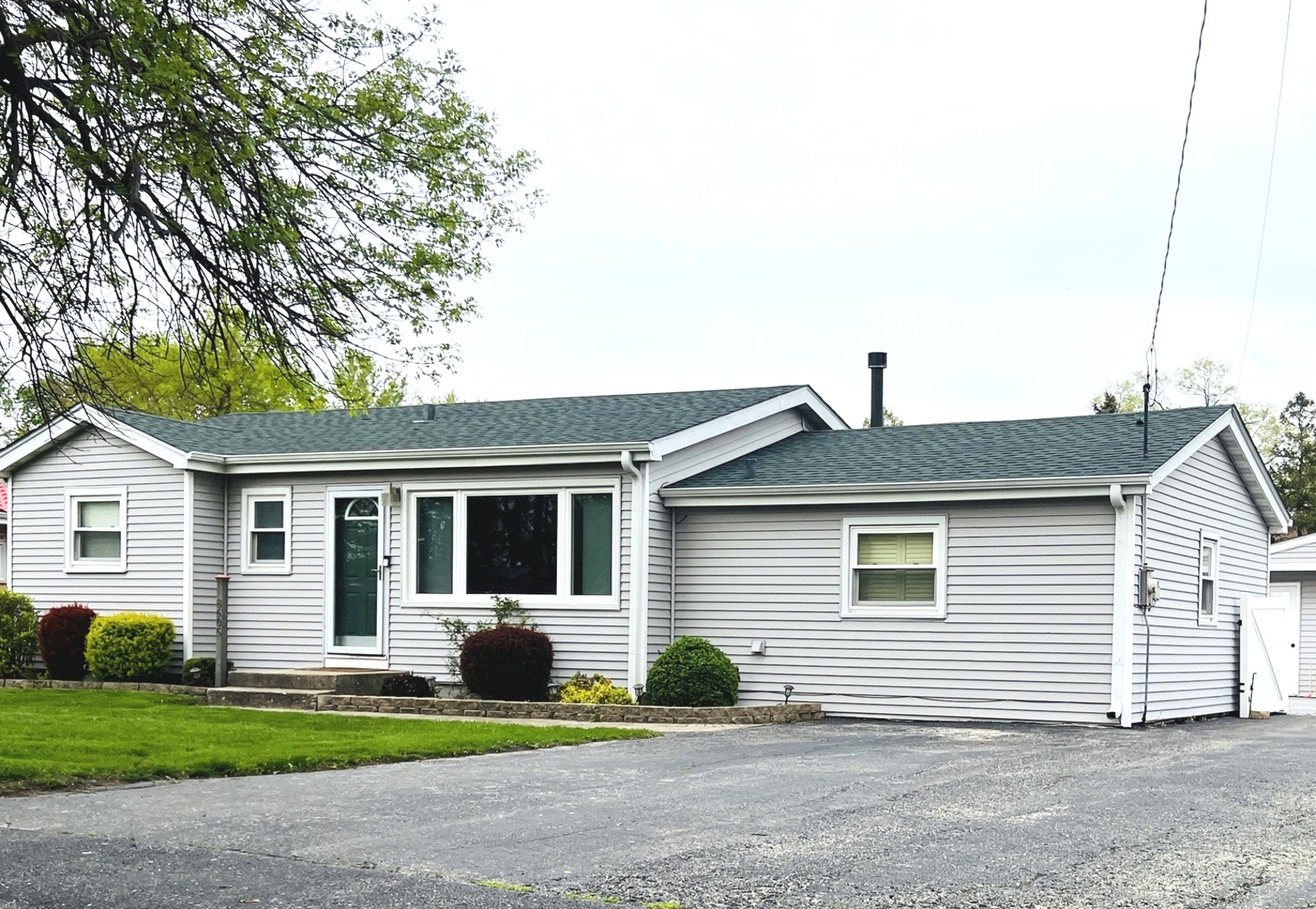 8605 Leclaire Avenue Property Photo 2