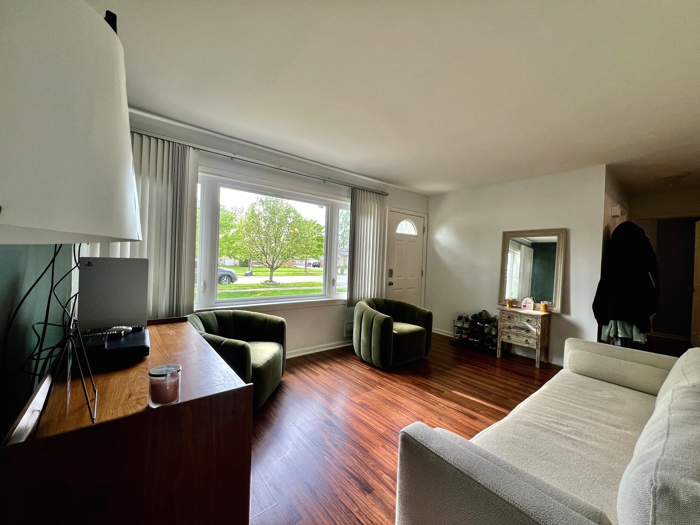 8605 Leclaire Avenue Property Photo 4