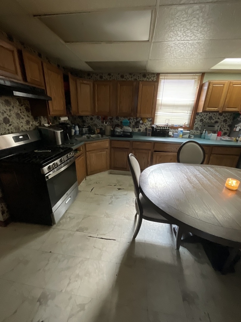 5742 S Marshfield Avenue Property Photo 9
