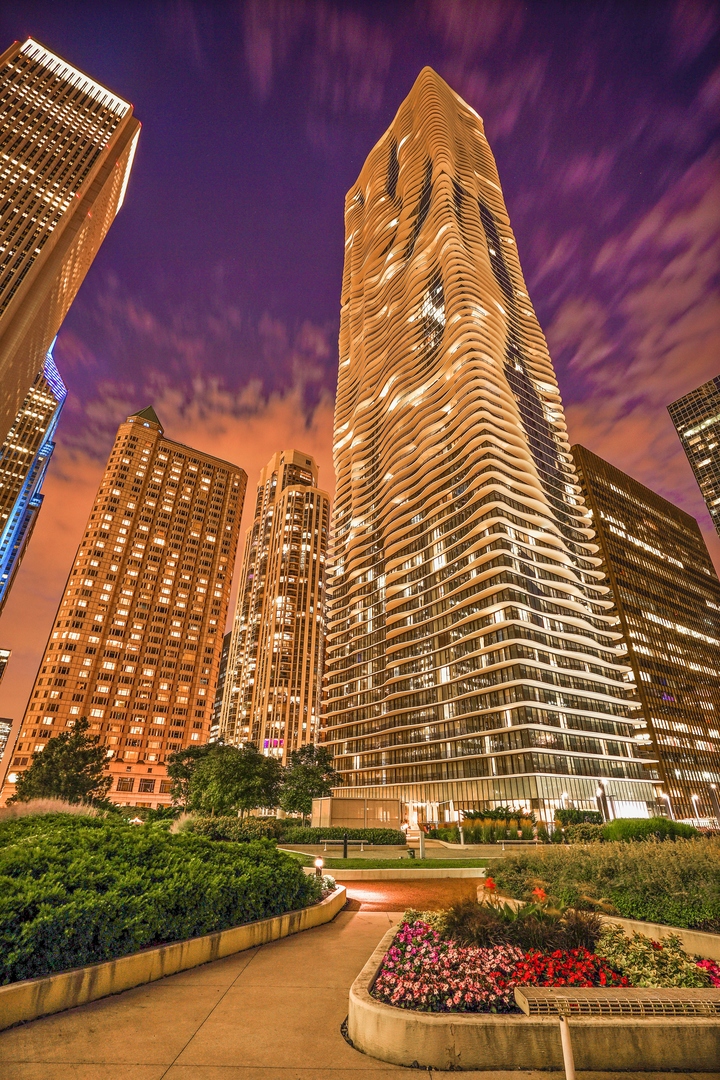 225 N Columbus Drive 6204 Property Photo 1