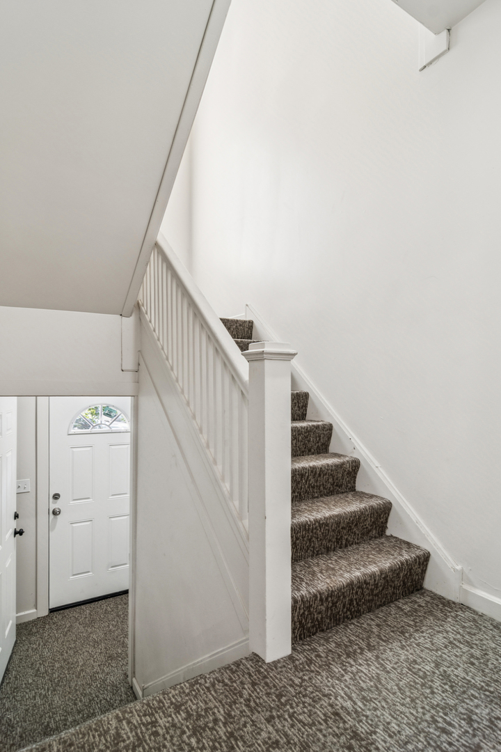 6424 S Richmond Street Property Photo 5