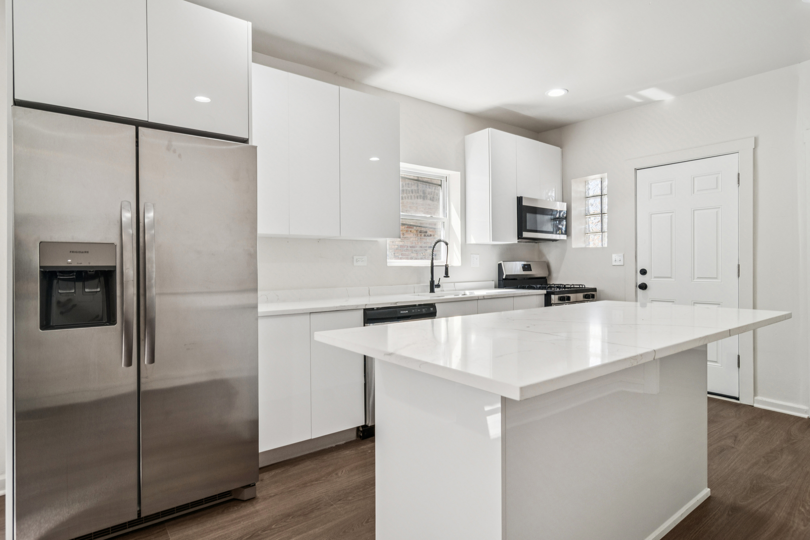 6424 S Richmond Street Property Photo 11