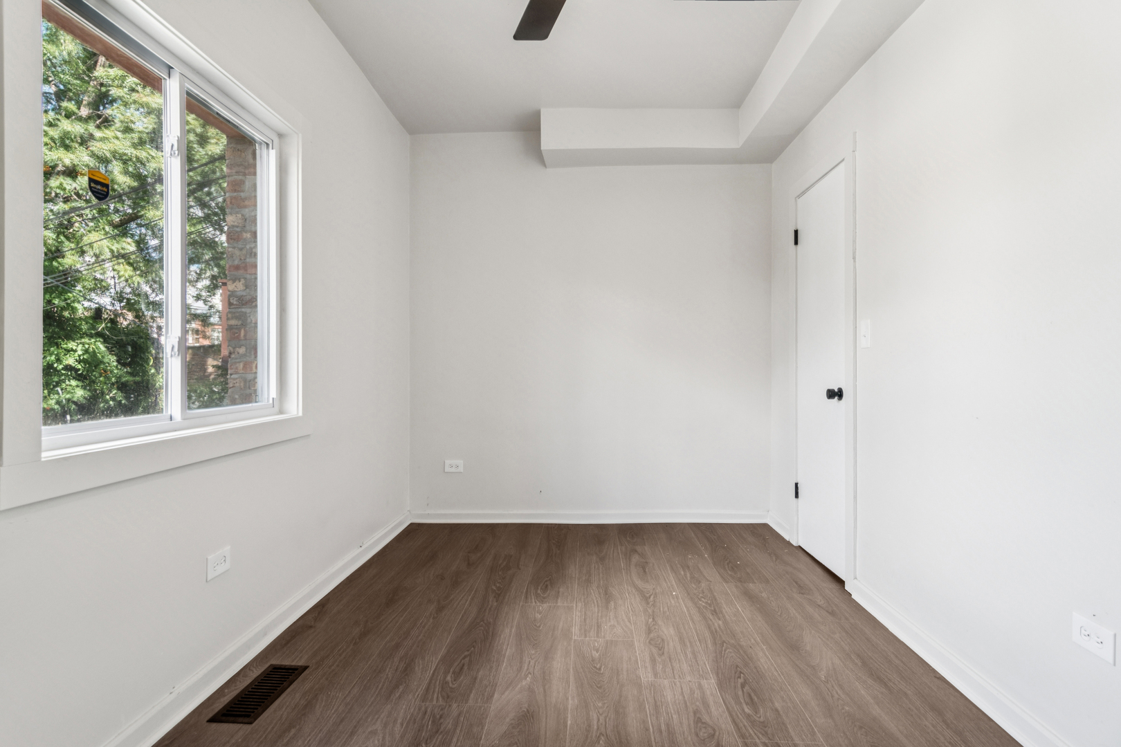 6424 S Richmond Street Property Photo 16