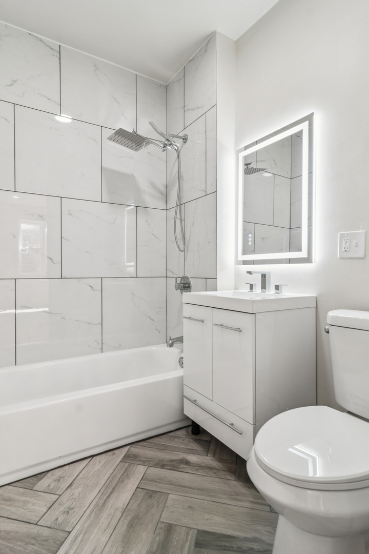 6424 S Richmond Street Property Photo 17