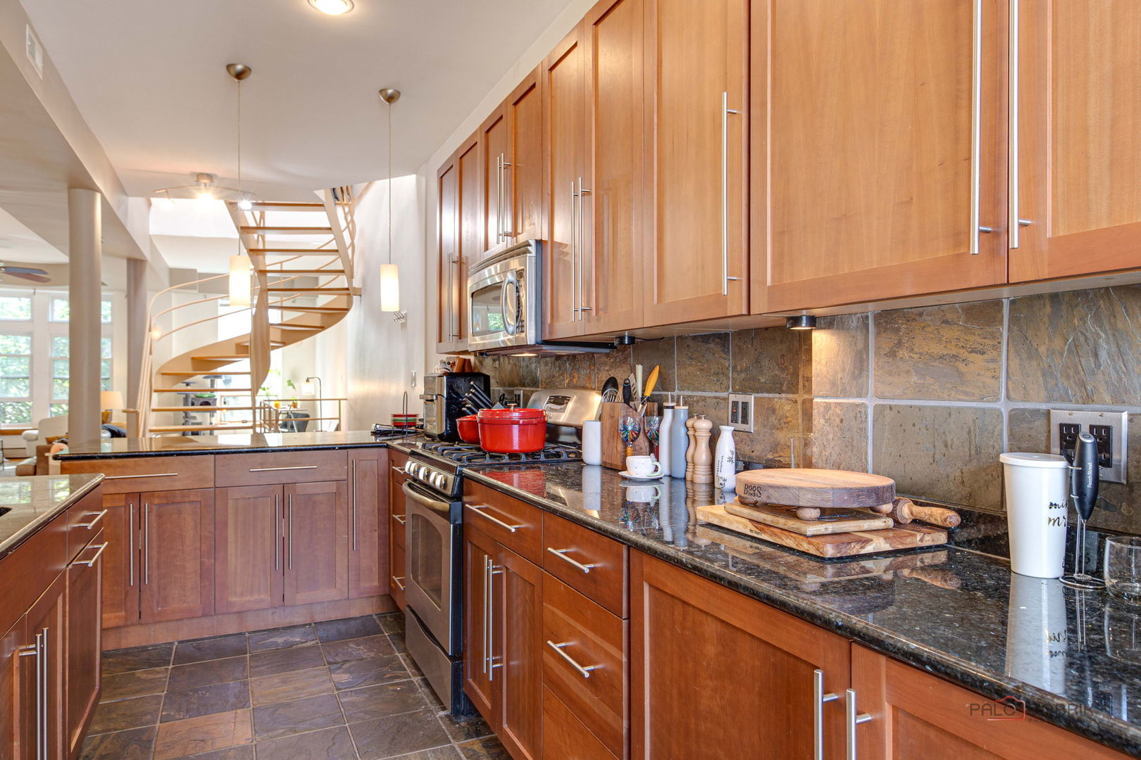 902 W Newport Avenue Property Photo 14