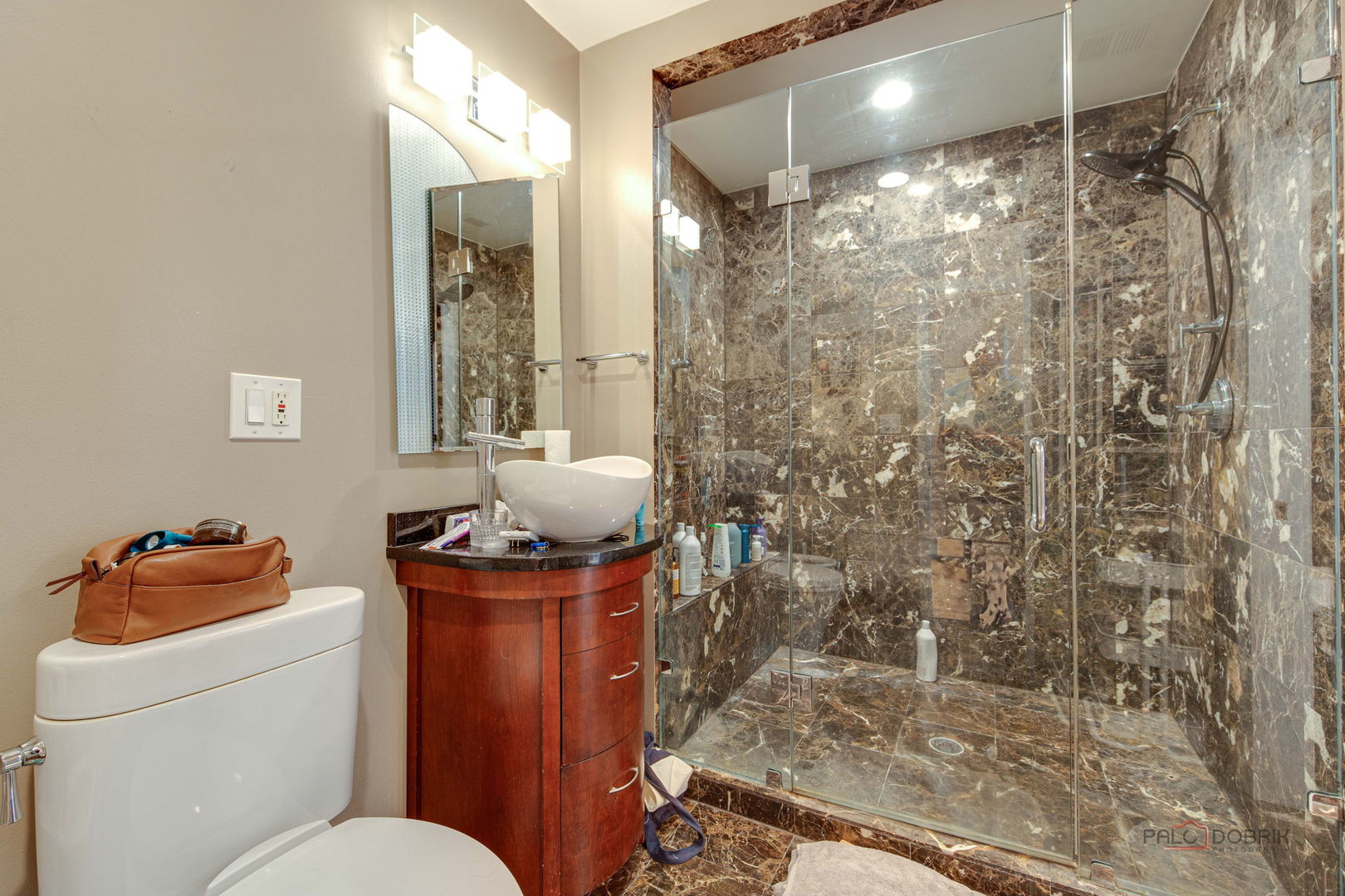 902 W Newport Avenue Property Photo 23