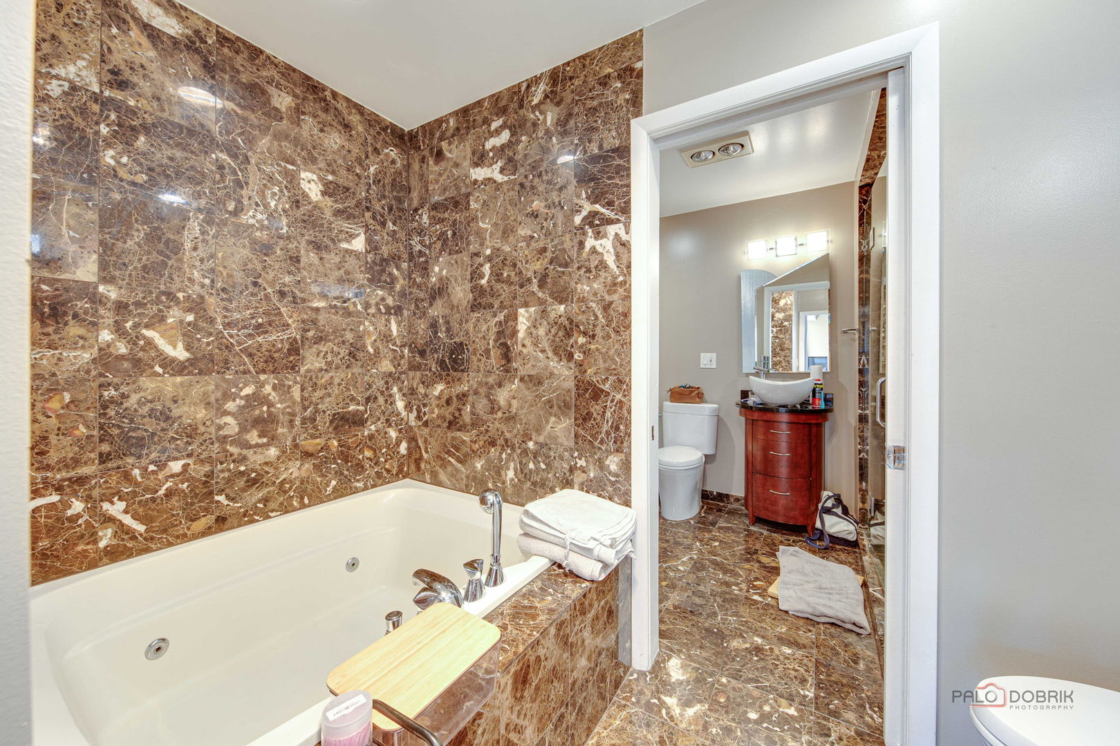 902 W Newport Avenue Property Photo 24