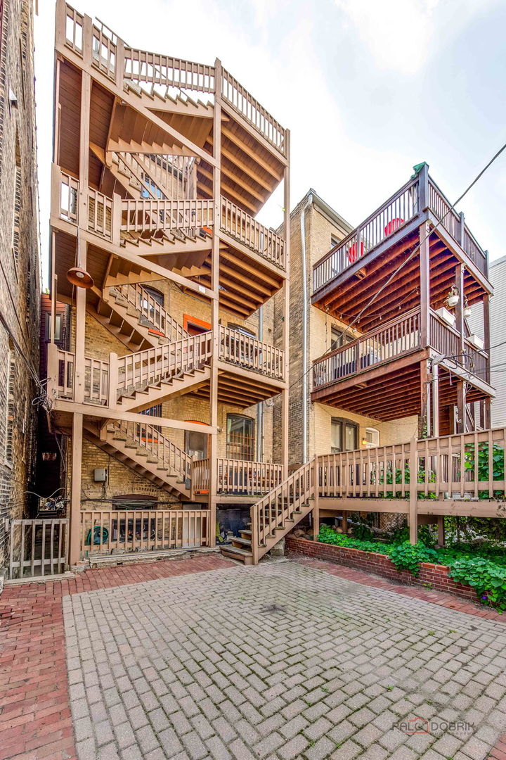 902 W Newport Avenue Property Photo 53