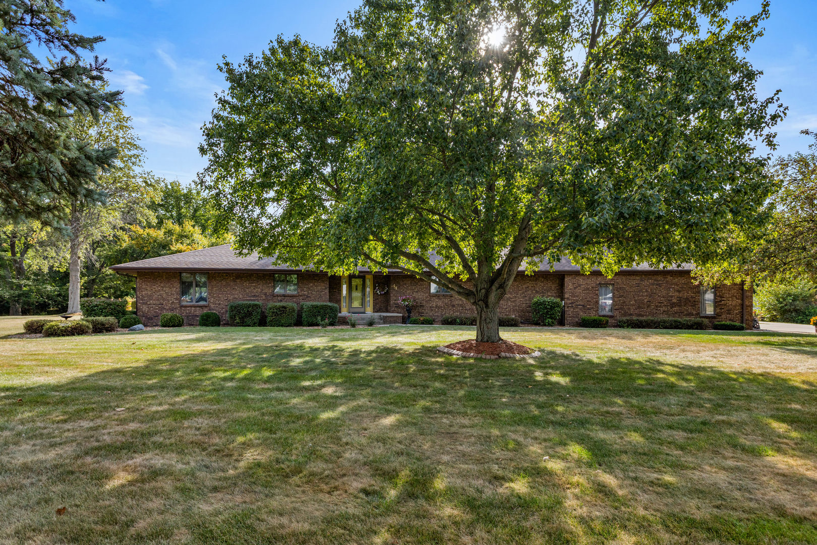 44 Glenbrook Court Property Photo 1