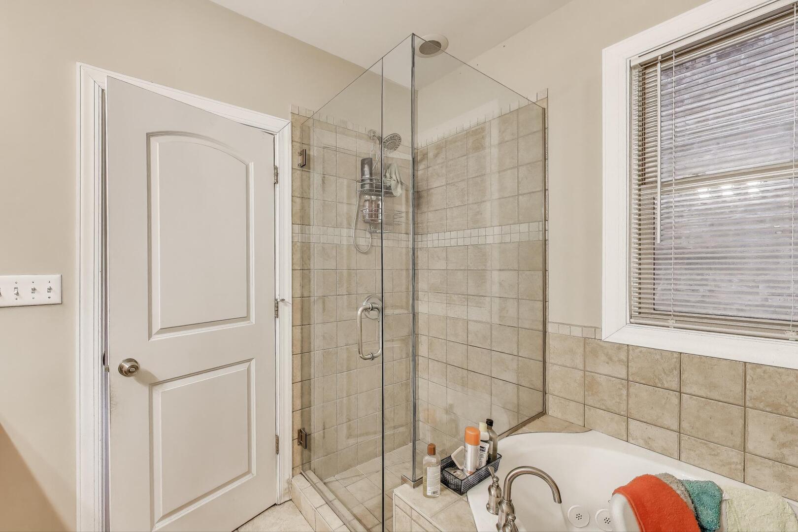 6527 S Drexel Avenue Property Photo 8