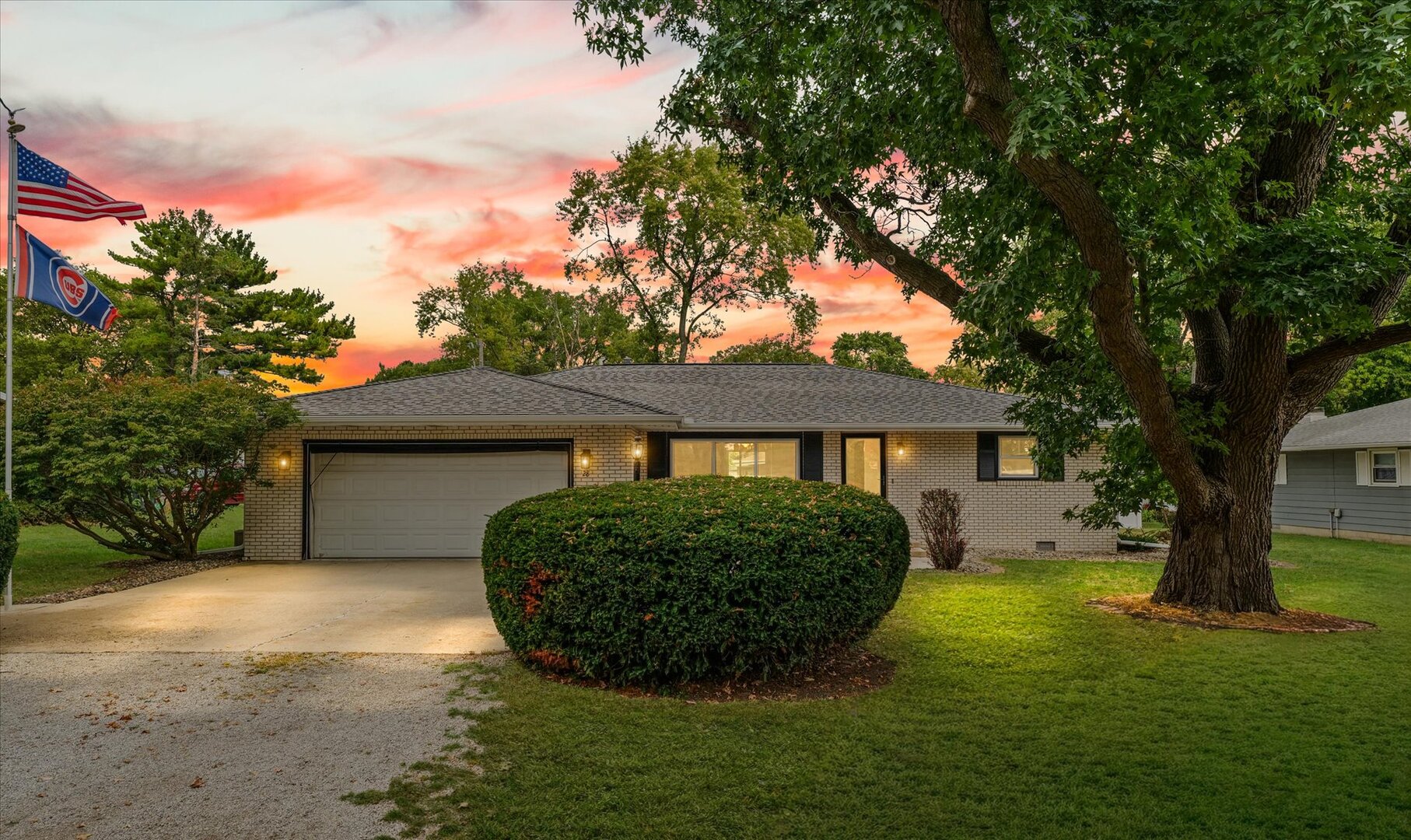 28 S Moery Drive Property Photo 1