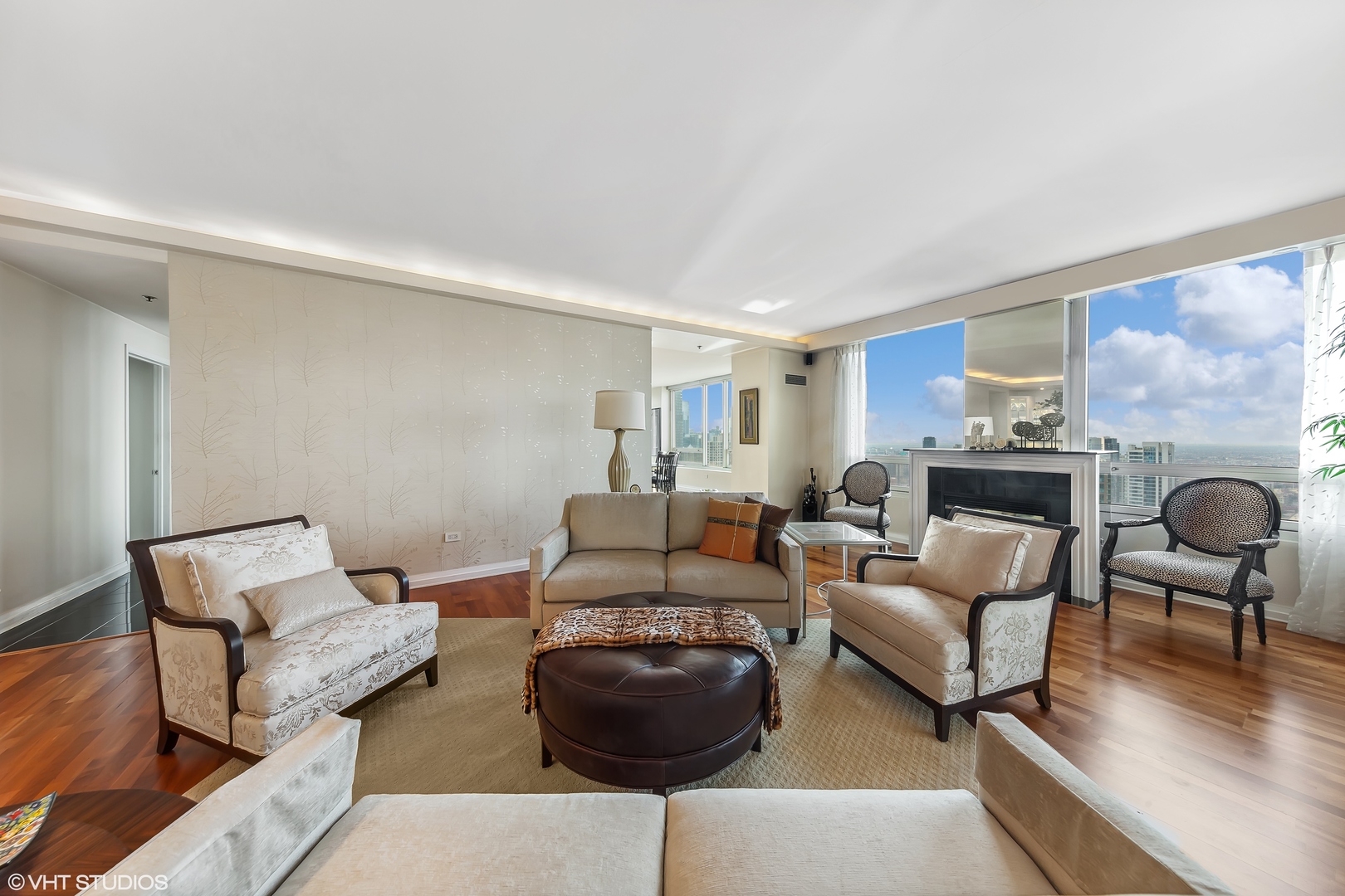 33 W Ontario Street 47e Property Photo 6